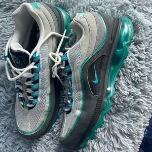 Women’s Size 7.5 Nike Air Max